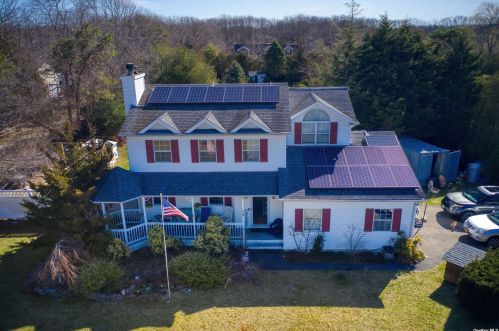 83 Bernstein Blvd, Center Moriches, NY 11934-1501