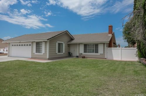 984 Linden Ave, Rialto, CA 92376-3804