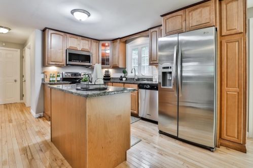 3 Trina Rd, Salem NH  03079-2077 exterior