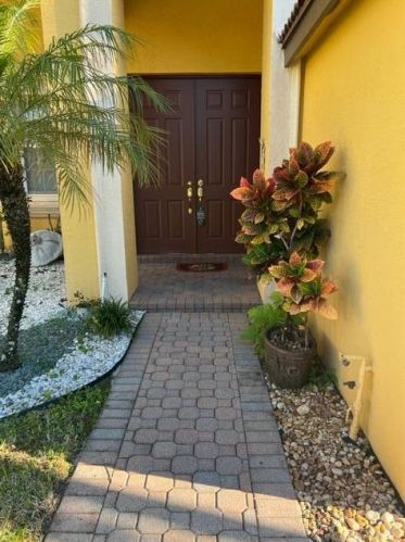9050 Dupont Pl, West Palm Beach, FL 33414-6474