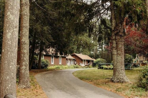 176 Arcadia Rd, Richmond, RI 02832-1305