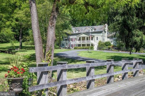 545 Browns Dr, Easton, PA 18042-9450
