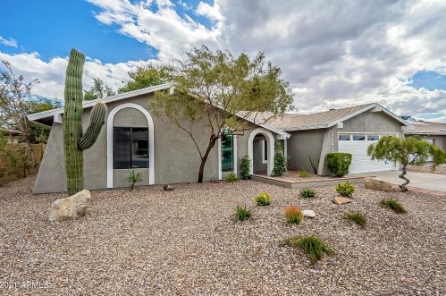 5245 Harmont Dr, Glendale, AZ 85302-6215
