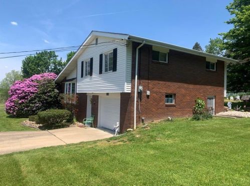 167 Byerly Dr, Jeannette, PA 15644-1122