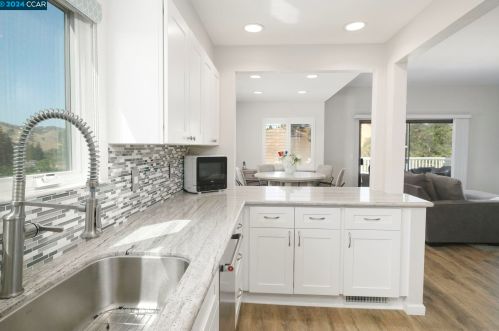 714 Poppy Pl, Concord CA  94523-1625 exterior