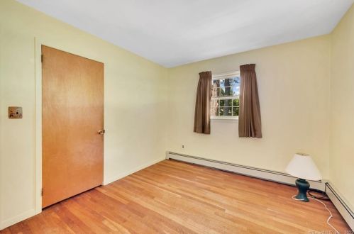 61 Cow Path Dr, Stamford CT  06902-1016 exterior