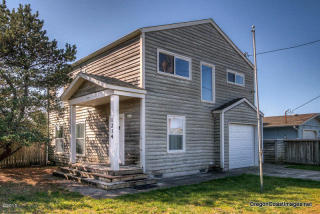 1214 Bayshore Dr, Waldport, OR 97394-9537