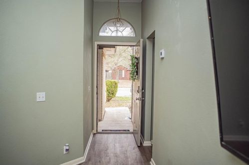 221 Dashelle Run, Uhland, TX 78640-4946