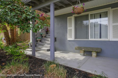 237 Shore Dr, Monmouth Hills NJ  07732-1567 exterior