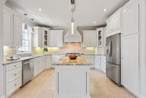 1916 Hull Ave, Redwood City CA  94061-3315 exterior