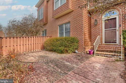 730 Sterling Ct, West Enola PA  17025-2655 exterior