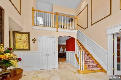 30 Oak Dr, Upper Saddle River NJ  07458-2132 exterior