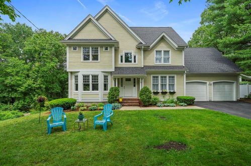 45 Old Foundry St, Easton, MA 02375-1238