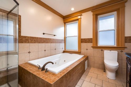 715 Fred Shuttlesworth Cir, Cincinnati OH 45229-2113 exterior