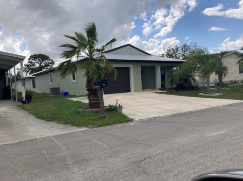 35 Alhambra St, Fort Pierce, FL 34952