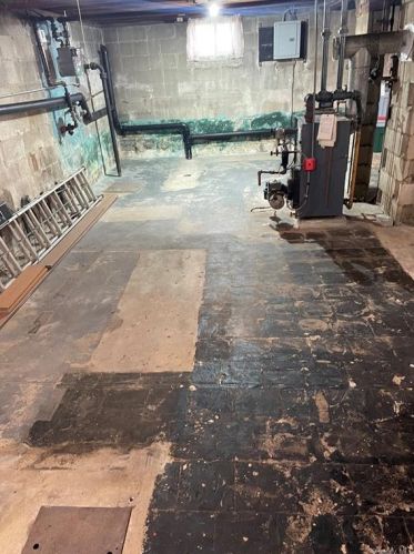 2562 Flint Ave, Bronx NY  10475-1004 exterior