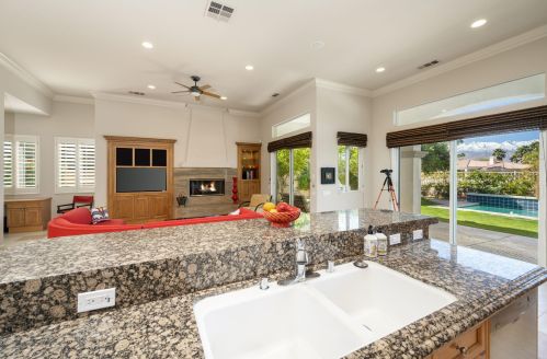 27 Toscana Way, Rancho Mirage CA  92270-1977 exterior