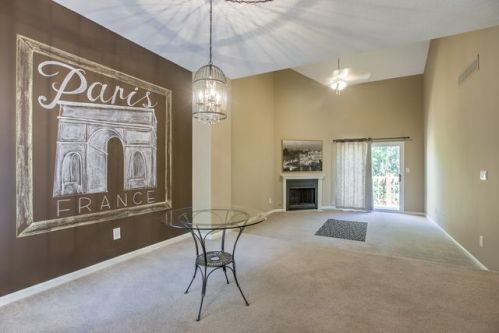 4823 Horton St, Shawnee Mission, KS 66202-1758