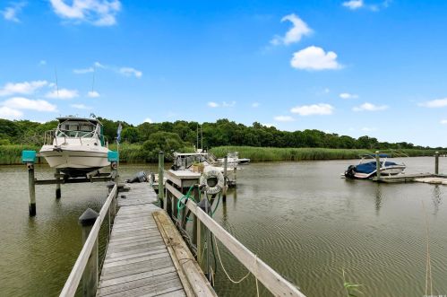 49 Crystal Beach Blvd, Moriches NY  11955-1909 exterior