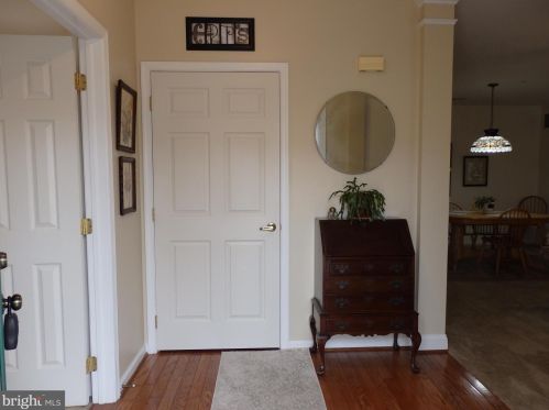 4 Stuart Dr, Norristown, PA 19401-6510