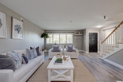 2105 Mathews Ave, Redondo Beach, CA 90278-3005