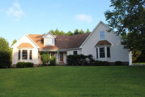 111 Cherry Ln, Newport, NC 28570-9010