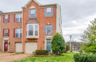 610 Huffine Manor Cir, Franklin, TN 37067-5672