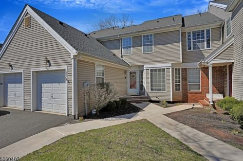 160 Aster Ct, White House Station, NJ 08889-2032