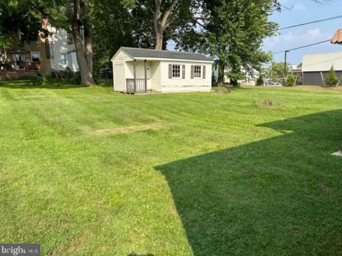 300 Highland Ter, Holmes PA  19043-1310 exterior