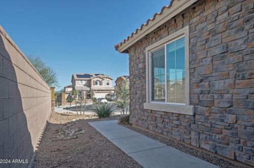 6914 130th Ln, Glendale, AZ 85307