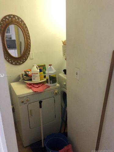 120 Royal Palm Rd, Hialeah FL  33016-4651 exterior