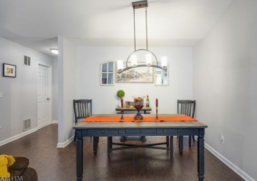 40 Augusta Dr, Annandale NJ  08801-1607 exterior