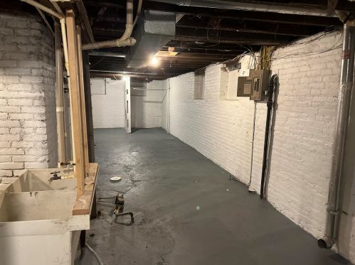 216 Center St, Milwaukee WI  53212-2841 exterior