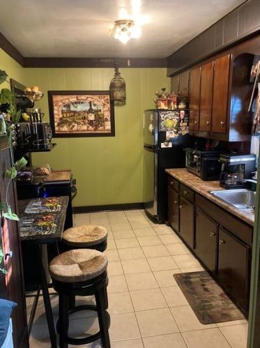 24 Lawrence St, Cumberland RI  02864-5311 exterior