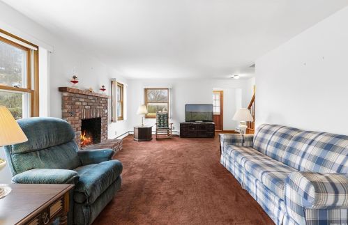 600 Holden Ave, Nassau Point, NY