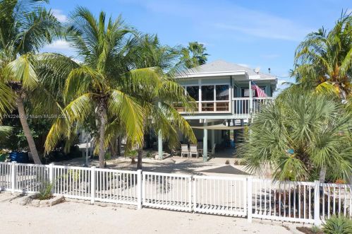 112 4th Ln, Key Largo, FL 33037-4659