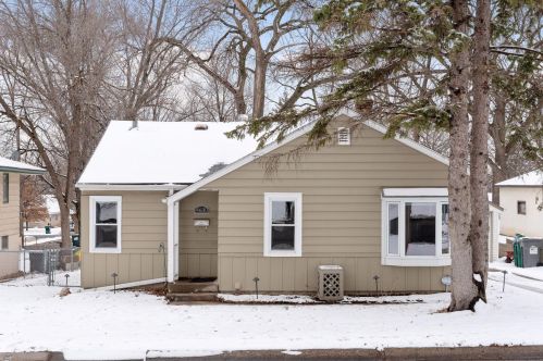 4630 7th St, Minneapolis, MN 55421-2219