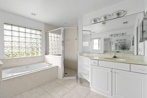 1698 Mockingbird Dr, Fort Pierce FL  34986-2045 exterior