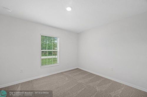 2097 Burlington St, Fort Pierce FL 34984-4351 exterior