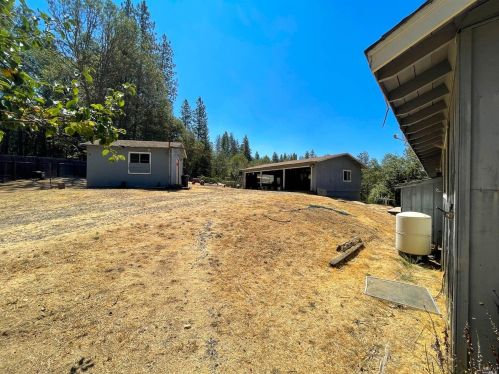 22619 Eastside Rd, Willits CA  95490-9780 exterior