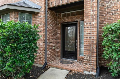 2504 Rusting Creek Dr, Pearland, TX 77584-3406