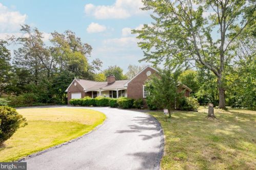 3129 Glen Carlyn Rd, Falls Church VA  22041-2429 exterior