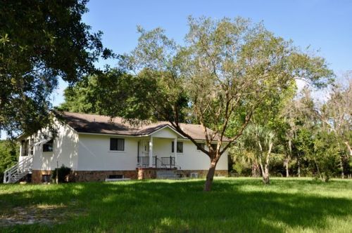 14400 Lake Yale Rd, Umatilla, FL 32784-8143