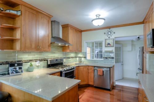 42 Bepler St, Daly City, CA 94014-1001