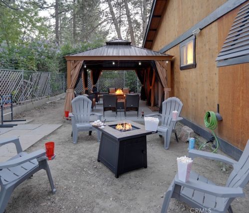 328 Big Bear Blvd, Big Bear City CA  92314 exterior