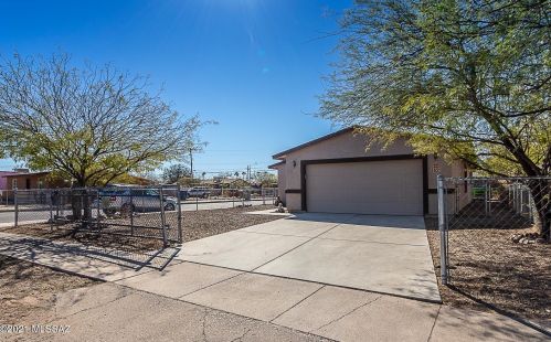 1451 Sonora St, Tucson, AZ 85745-3119