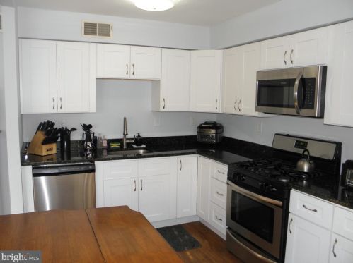 11008 Keswick Rd, Philadelphia PA  19154-4137 exterior