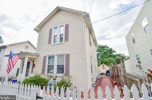 310 Congress St, Charles Town WV  25414-1320 exterior