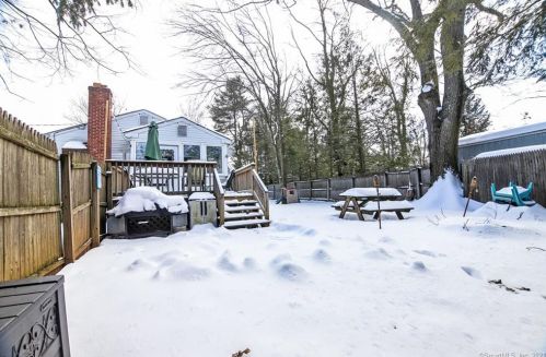 55 Dorothy Dr, Middletown CT 06457-5312 exterior