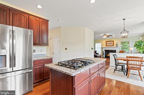 15063 Gaines Mill Cir, Haymarket VA  20169-4500 exterior